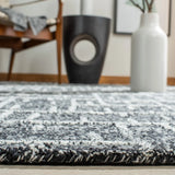 Safavieh Cambridge 4'-0" x 6'-0" Rug in Black / Ivory