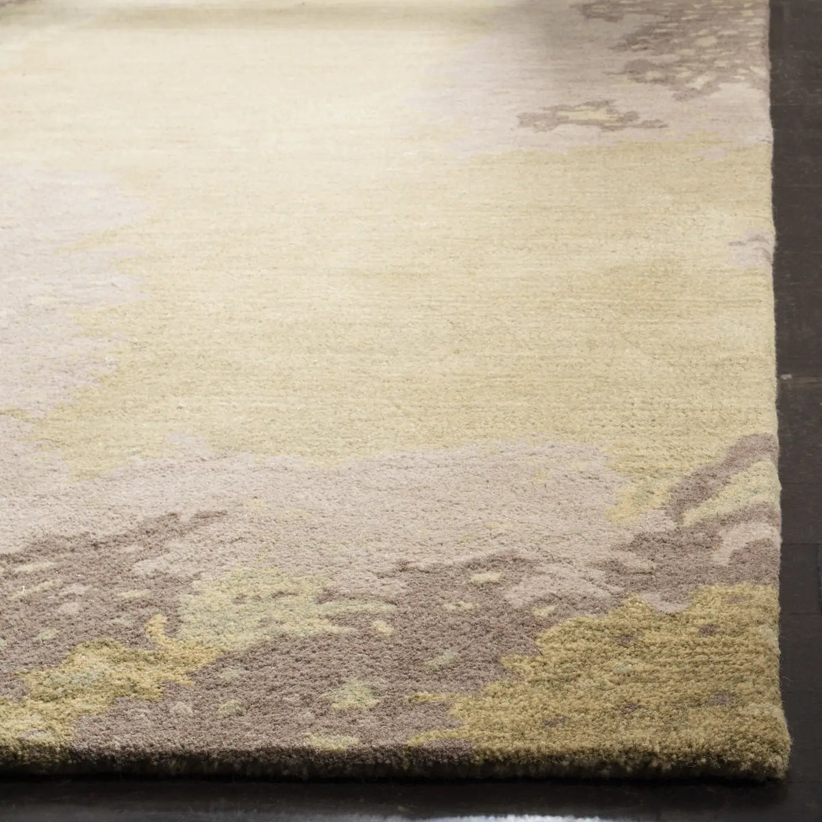 Safavieh Soho 5'-0" x 8'-0" Rug in Sage / Multi