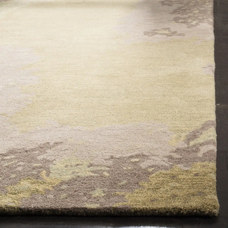 Safavieh Soho 5'-0" x 8'-0" Rug in Sage / Multi