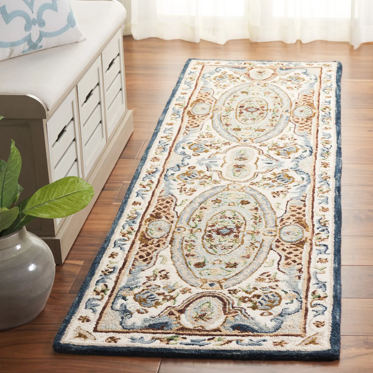 Safavieh Aubusson 2'-3" x 8'-0" Rug in Ivory / Blue
