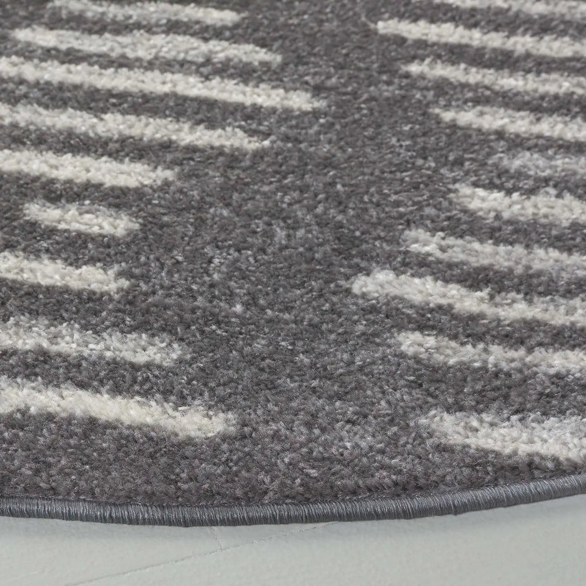 Safavieh Tulum 6'-7" x 6'-7" Rug in Dark Grey / Ivory