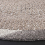 Safavieh Ebony 6'-0" x 6'-0" Rug in Beige / Ivory