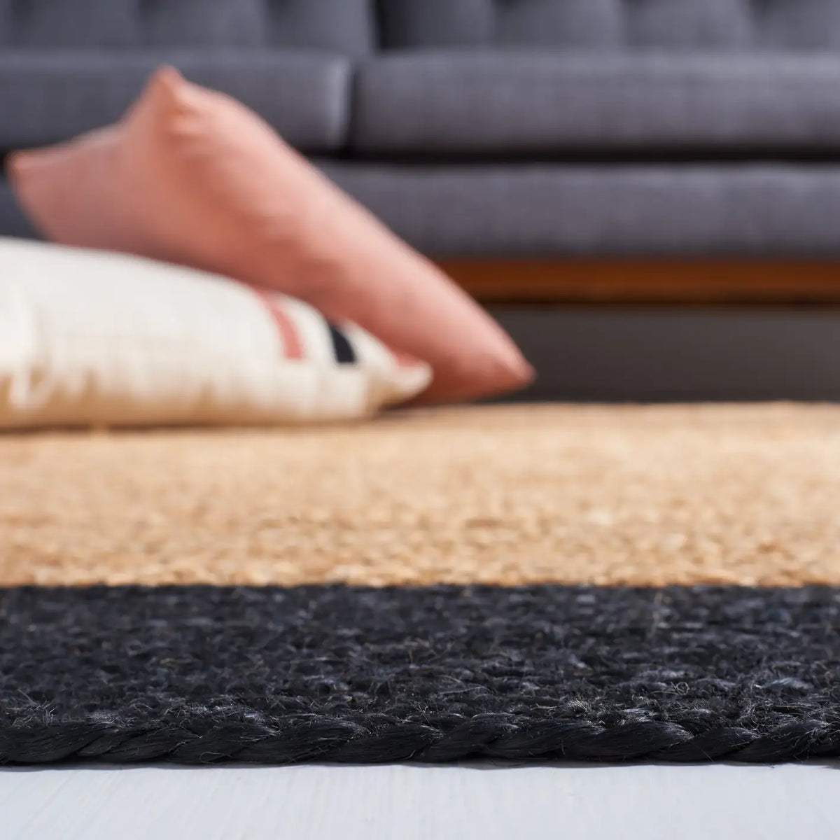 Safavieh Natural Fiber 4'-0" x 6'-0" Rug in Natural / Black