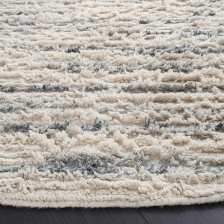 Safavieh Casablanca 6'-0" x 6'-0" Rug in Grey / Ivory