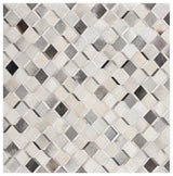 Safavieh Studio Leather 6'-0" x 6'-0" Rug in Ivory / Grey