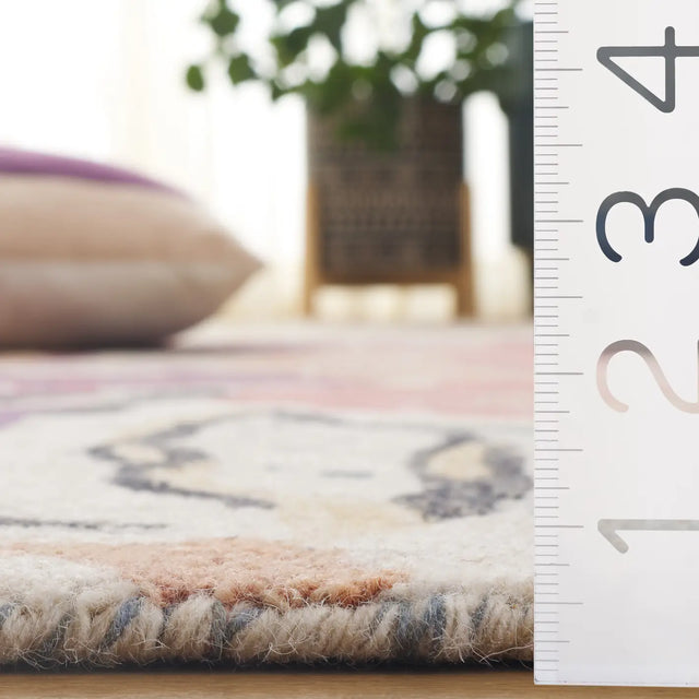 Safavieh Jardin 2'-3" x 8'-0" Rug in Ivory / Pink