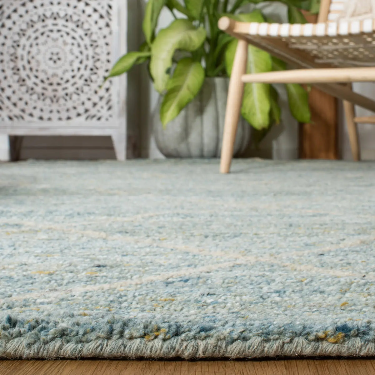 Safavieh Himalaya 5'-0" x 8'-0" Rug in Blue