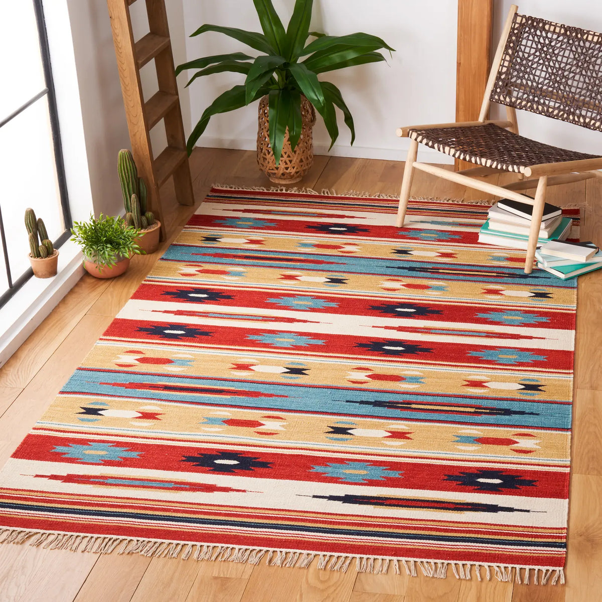 Safavieh Kilim 4'-0" x 6'-0" Rug in Beige / Red