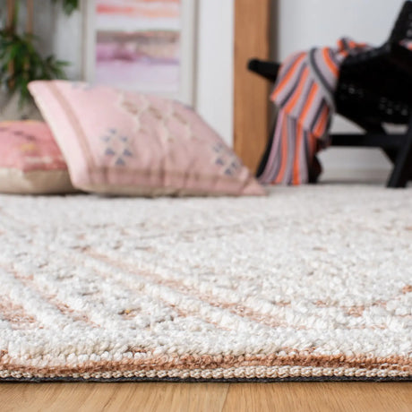 Safavieh Roslyn 4'-0" x 6'-0" Rug in Rust / Beige