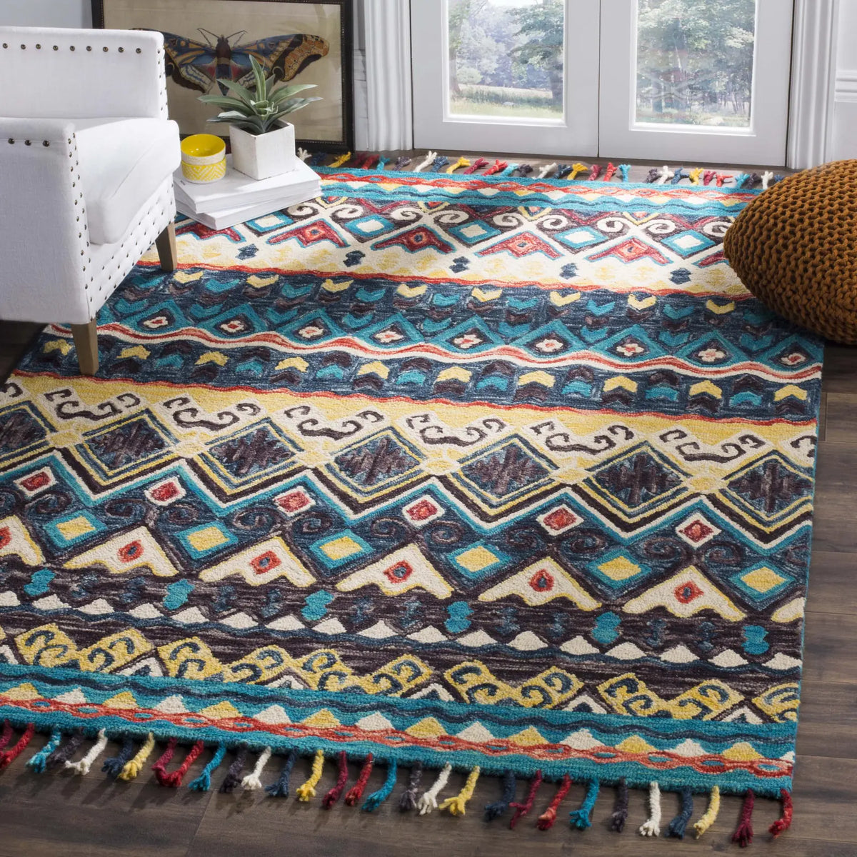 Safavieh Aspen 4'-0" x 6'-0" Rug in Blue / Red