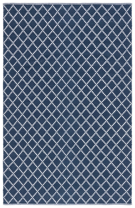 Safavieh Montauk 4'-0" x 6'-0" Rug in Navy / Ivory