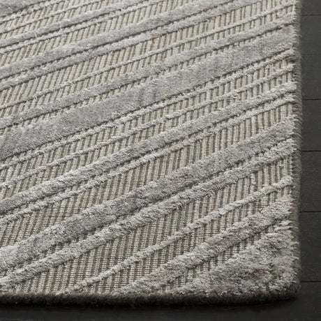 Safavieh Mirage 6'-0" x 9'-0" Rug in Grey