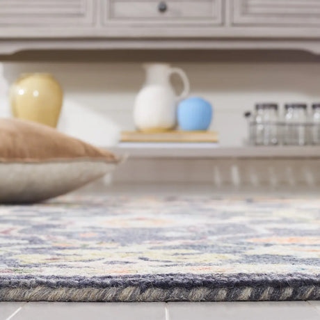 Safavieh Blossom 4'-0" x 6'-0" Rug in Dark Grey / Sage