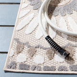 Safavieh Cabana 4'-5" x 6'-5" Rug in Grey / Ivory