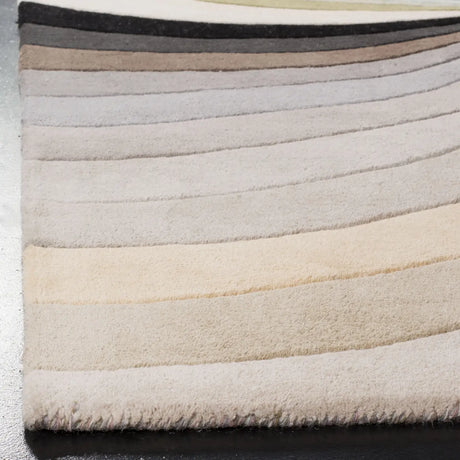 Safavieh Soho 3'-6" x 5'-6" Rug in Multi