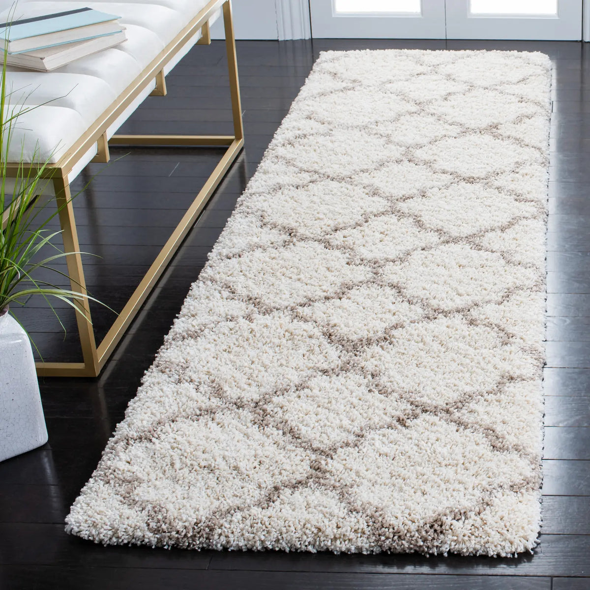 Safavieh Hudson Shag 2'-3" x 8'-0" Rug in Ivory / Beige