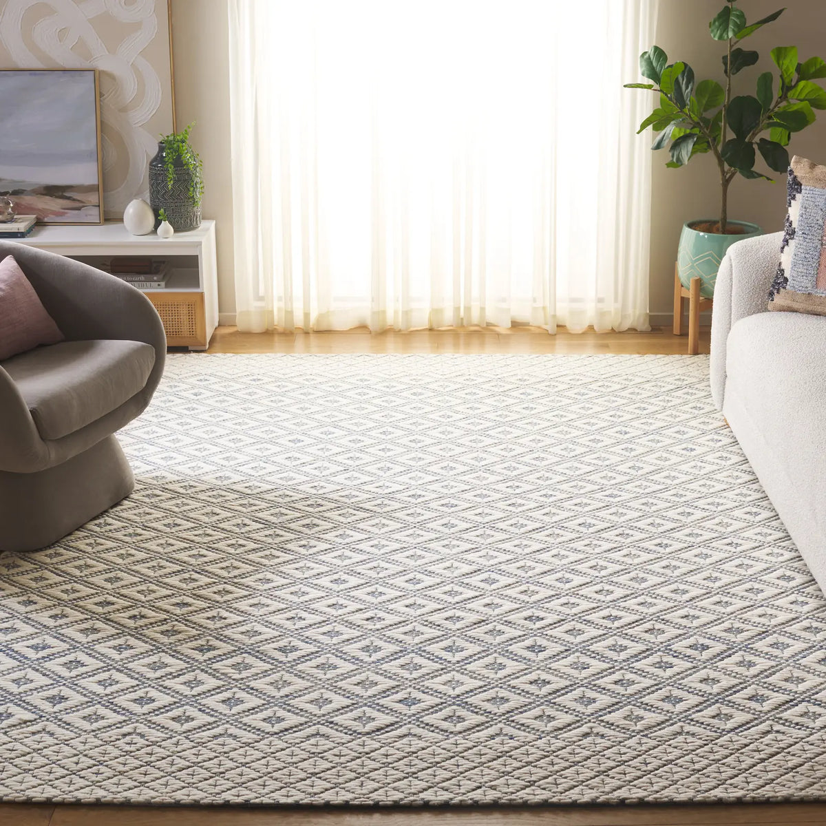 Safavieh Marbella 6'-0" x 9'-0" Rug in Blue / Ivory