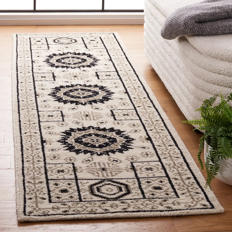 Safavieh Kenya 2'-3" x 8'-0" Rug in Ivory / Grey