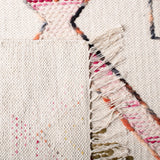 Safavieh Kilim 4'-0" x 6'-0" Rug in Ivory / Pink