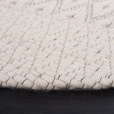 Safavieh Marbella 6'-0" x 6'-0" Rug in Ivory / Black