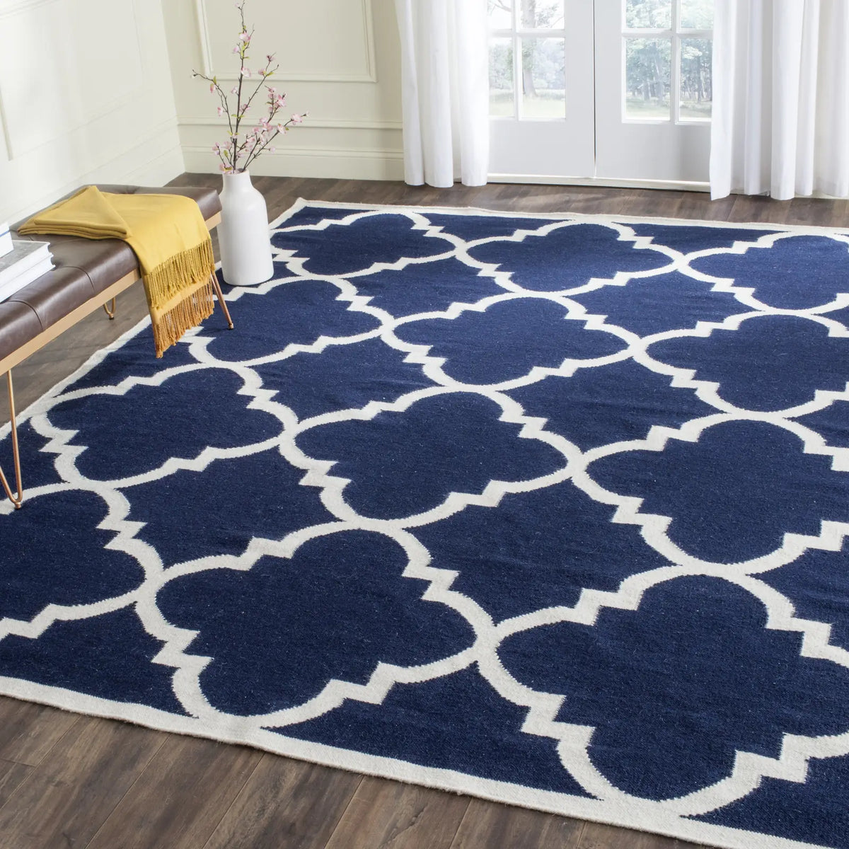 Safavieh Dhurries 10'-0" x 14'-0" Rug in Navy / Ivory