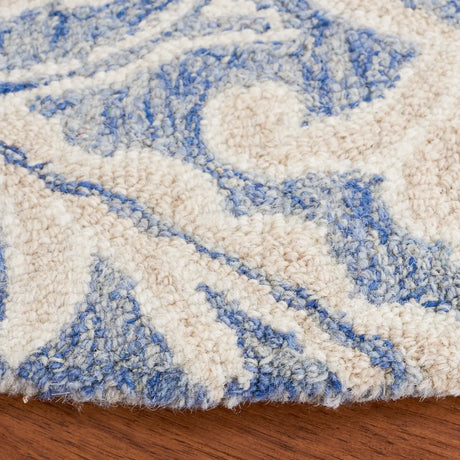 Safavieh Micro-Loop 5'-0" x 5'-0" Rug in Blue / Ivory