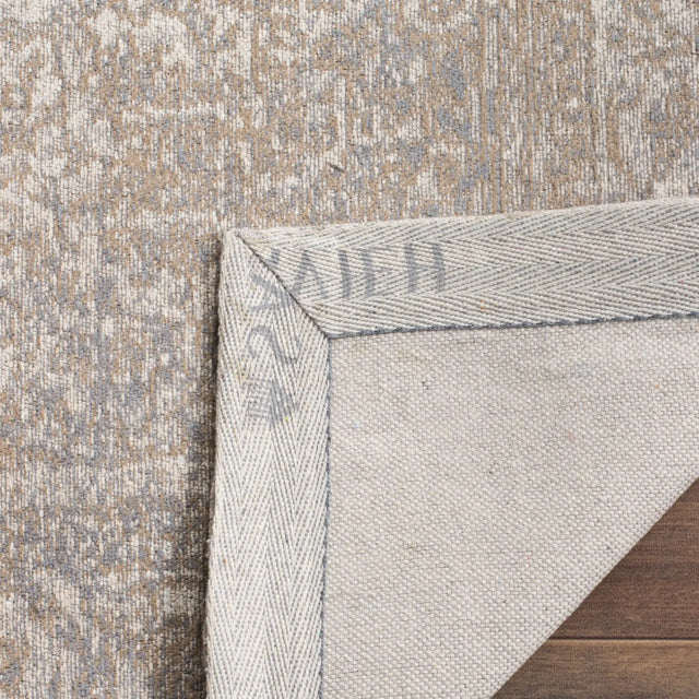 Safavieh Classic Vintage 5'-0" x 8'-0" Rug in Beige