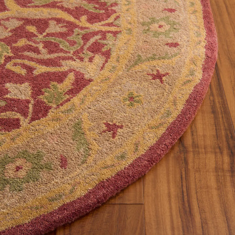 Safavieh Antiquity 4'-6" x 6'-6" Rug in Rust