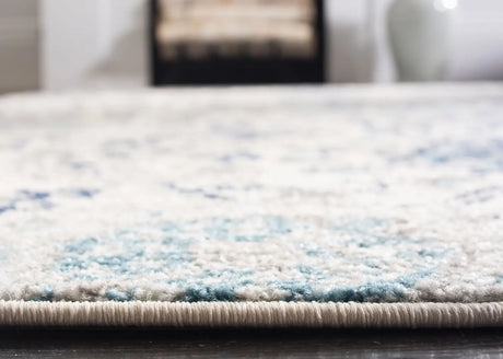 Safavieh Madison 4'-0" x 6'-0" Rug in Cream / Light Grey