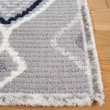 Safavieh Marrakesh 4'-0" x 6'-0" Rug in Grey / Light Grey