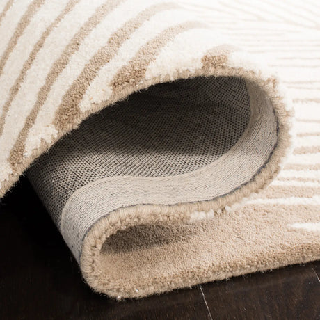 Safavieh Soho 2'-3" x 8'-0" Rug in Beige / Ivory