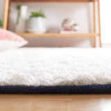Safavieh Casablanca 4'-0" x 6'-0" Rug in Ivory / Navy