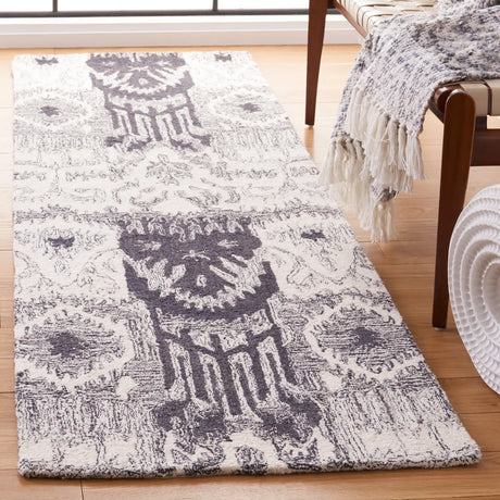 Safavieh Ikat 2'-3" x 8'-0" Rug in Ivory / Black