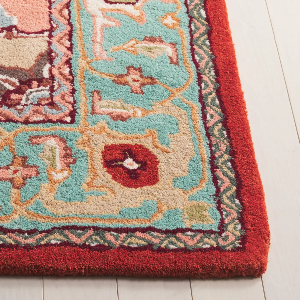Safavieh Heritage 4'-0" x 6'-0" Rug in Red / Blue