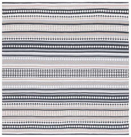 Safavieh Montauk 6'-0" x 6'-0" Rug in Grey / Ivory