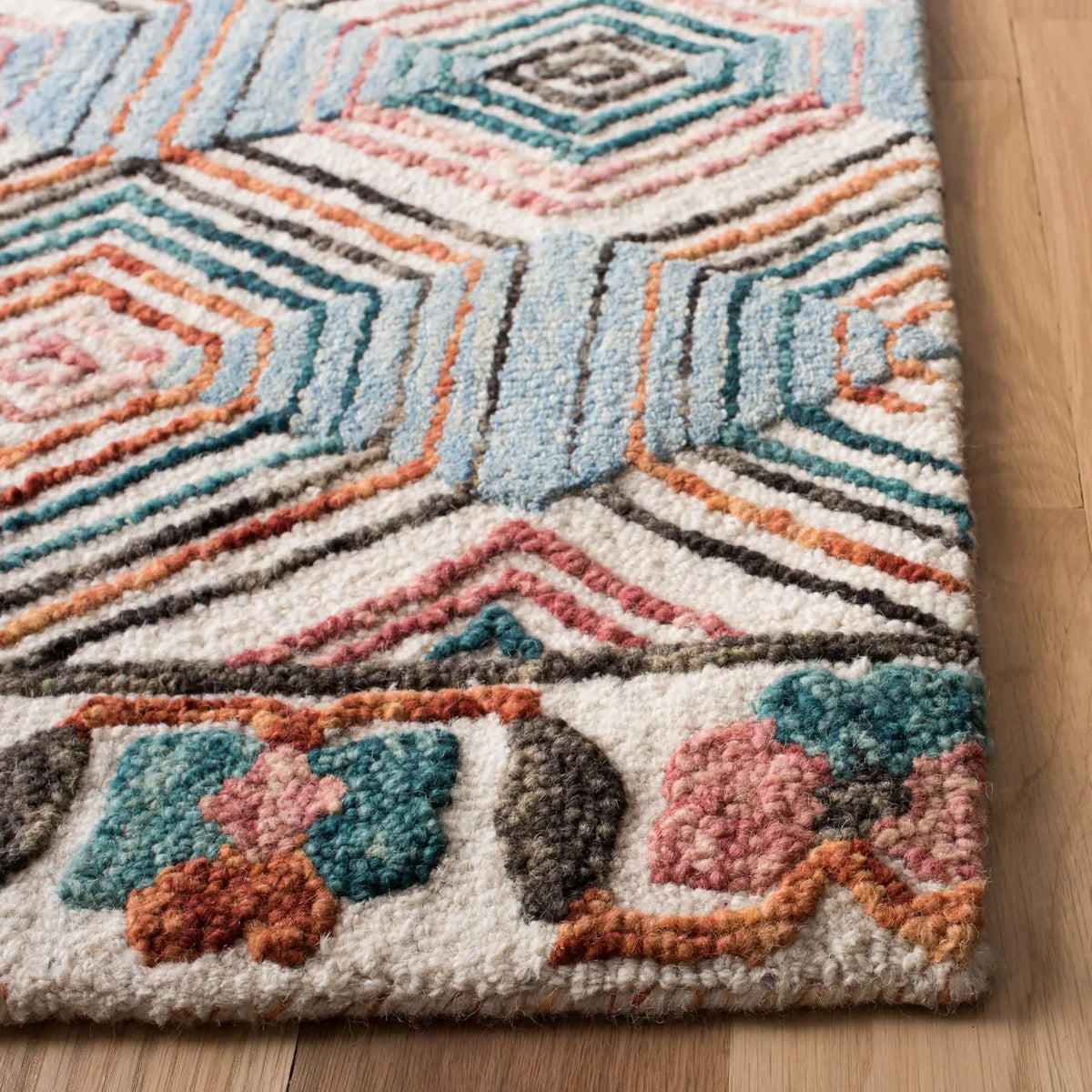 Safavieh Trace 4'-0" x 6'-0" Rug in Ivory / Light Blue