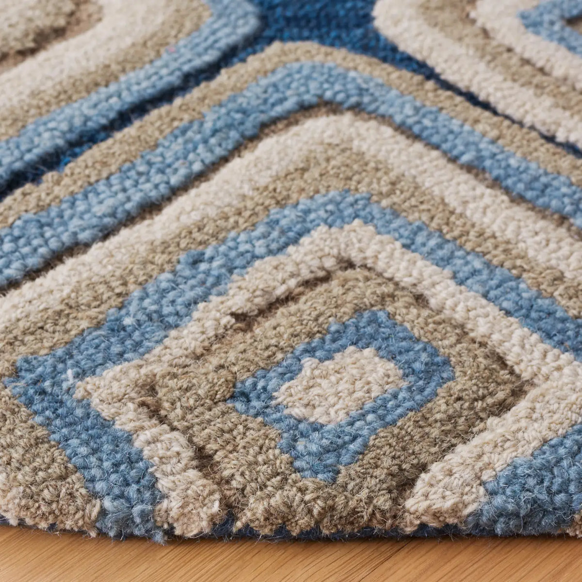 Safavieh Aspen 6'-0" x 6'-0" Rug in Blue / Beige