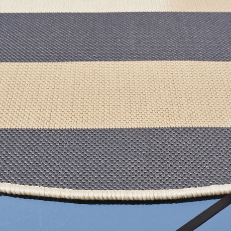 Safavieh Courtyard 6'-7" x 6'-7" Rug in Beige / Grey