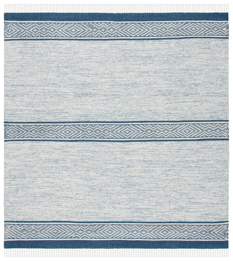 Safavieh Montauk 6'-0" x 6'-0" Rug in Ivory / Navy