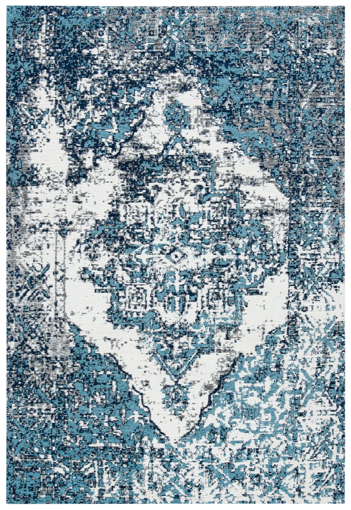 Safavieh Classic Vintage 4'-0" x 6'-0" Rug in Blue / Ivory