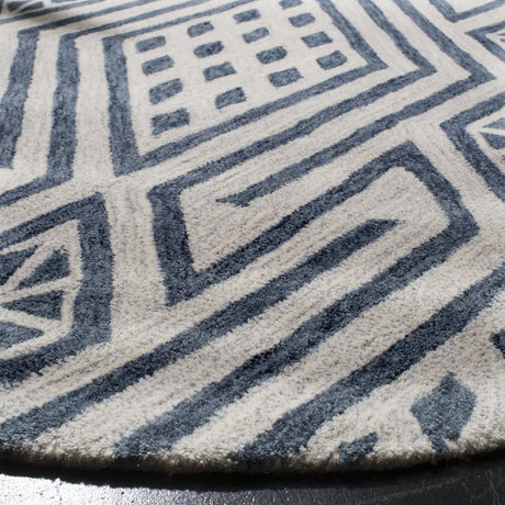 Safavieh Micro-Loop 5'-0" x 5'-0" Rug in Blue / Ivory