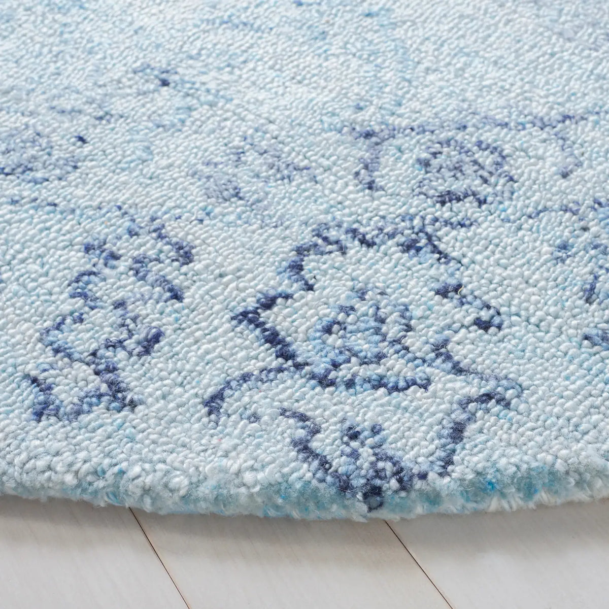 Safavieh Marquee 6'-0" x 6'-0" Rug in Light Blue / Navy