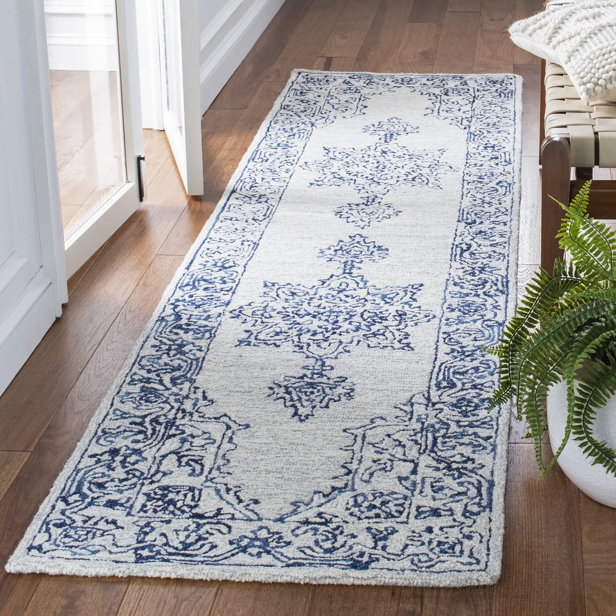 Safavieh Micro-Loop 2'-3" x 9'-0" Rug in Ivory / Blue