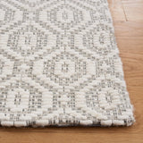 Safavieh Marbella 4'-0" x 6'-0" Rug in Ivory / Beige
