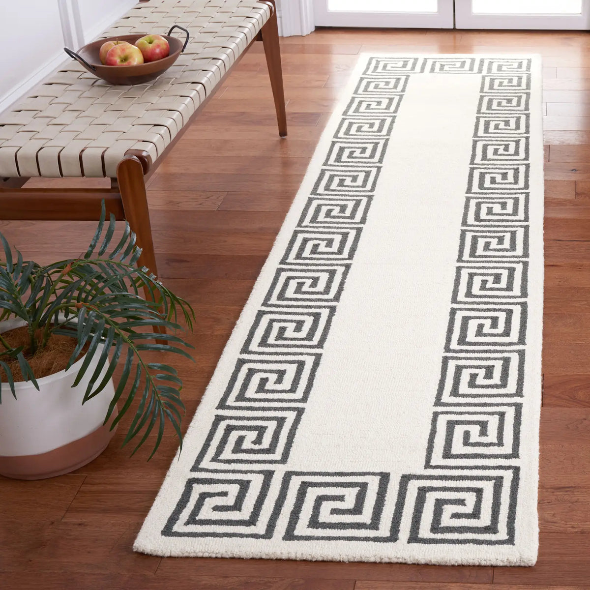 Safavieh Metro 2'-3" x 9'-0" Rug in Ivory / Grey