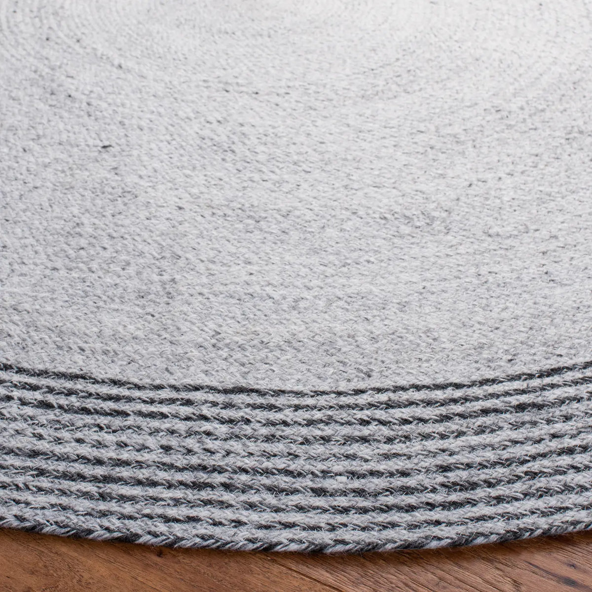 Safavieh Cape Cod 5'-0" x 5'-0" Rug in Grey / Charcoal