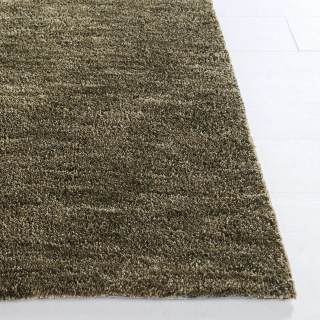 Safavieh Carmine 4'-0" x 6'-0" Rug in Green