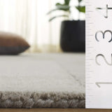 Safavieh Fifth Avenue 4'-0" x 6'-0" Rug in Grey