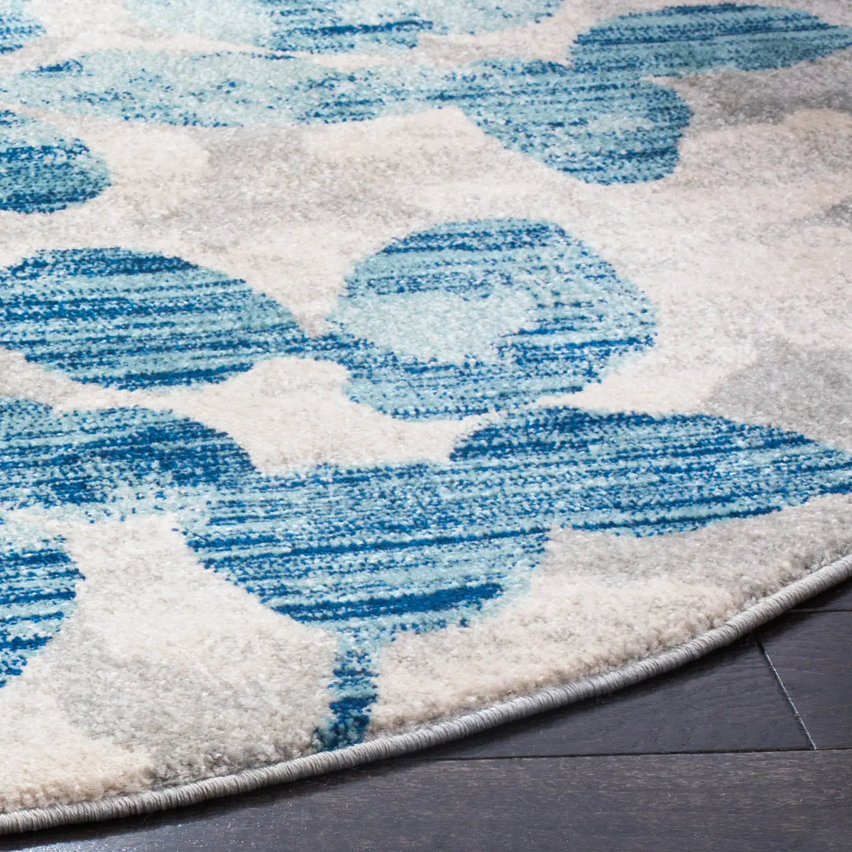 Safavieh Evoke 6'-7" x 6'-7" Rug in Grey / Light Blue