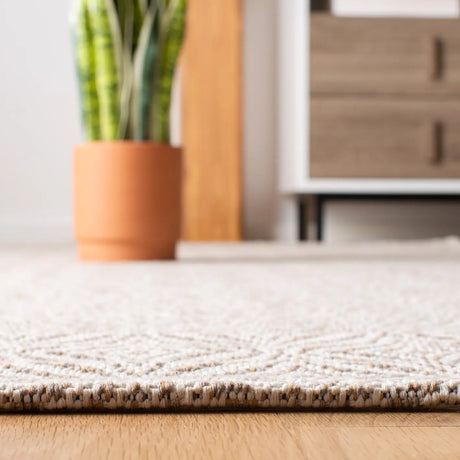 Safavieh Augustine 4'-0" x 6'-0" Rug in Taupe / Cream